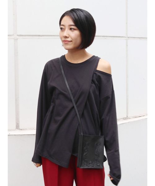 Ungrid(アングリッド)の「ショルダースリットレイヤードロングスリーブTee(Tシャツ/カットソー・レディース・ブラック/パープル/オフホワイト・FREE)」の1枚目の写真