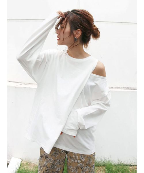 Ungrid(アングリッド)の「ショルダースリットレイヤードロングスリーブTee(Tシャツ/カットソー・レディース・ブラック/パープル/オフホワイト・FREE)」の16枚目の写真
