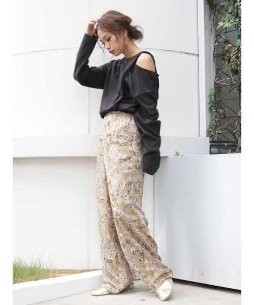 Ungrid(アングリッド)の「ショルダースリットレイヤードロングスリーブTee(Tシャツ/カットソー・レディース・ブラック/パープル/オフホワイト・FREE)」の13枚目の写真