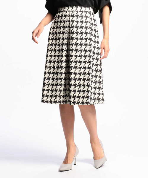 NARACAMICIE（ナラカミーチェ）の「ハウンドトゥースジャカードタックスカート（スカート・レディース・ホワイト/ネイビー・SMALL/MEDIUM/LARGE）」の14枚目の写真