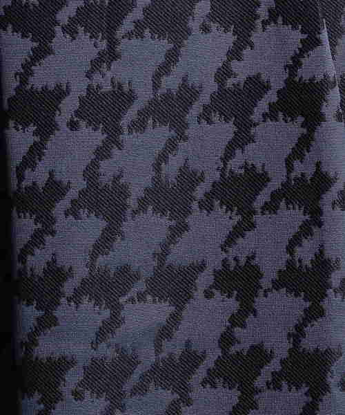 NARACAMICIE（ナラカミーチェ）の「ハウンドトゥースジャカードタックスカート（スカート・レディース・ホワイト/ネイビー・SMALL/MEDIUM/LARGE）」の8枚目の写真