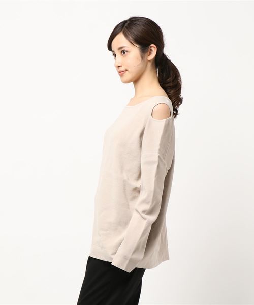 DouDou（ドゥドゥ）の「ショルダースリットプルオーバー（ニット/セーター・レディース・グレイッシュベージュ/グリーン/バイオレット・FREE）」の5枚目の写真