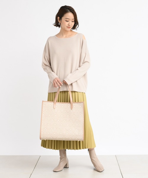 DouDou（ドゥドゥ）の「ショルダースリットプルオーバー（ニット/セーター・レディース・グレイッシュベージュ/グリーン/バイオレット・FREE）」の17枚目の写真