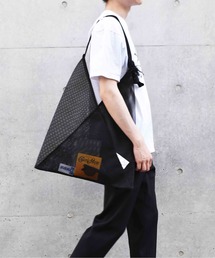 LIVERAL(�����F����)�́yLIVERAL�zNiji 2WAY�V�����_�[���g�[�g�o�b�O/L2002 MADE IN JAPAN(�V�����_�[�o�b�O)