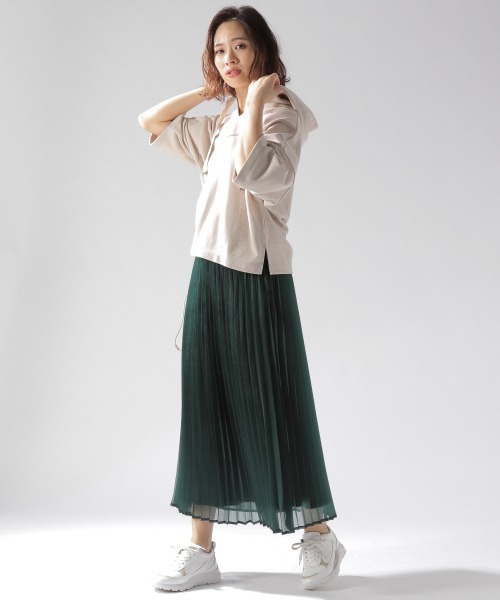 BAYFLOW(ベイフロー)の「シアーランダムプリーツスカート(スカート・レディース・ライトグレー/パープル/グリーン/キャメル・SMALL/MEDIUM)」の7枚目の写真