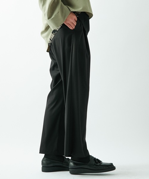 Lui's（ルイス）の「タックワイドパンツ（その他パンツ・メンズ・ブラック/キャメル・マルチサイズ）」の8枚目の写真