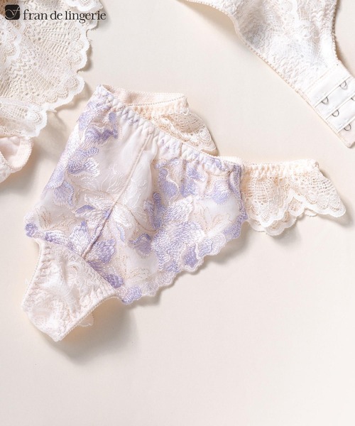 fran de lingerie（フランデランジェリー）の「Style Up Wireless -Bitter Sexy- スタイルアップワイヤレスビターセクシー コーディネートお揃いTバック（ショーツ・レディース・ターコイズブルー/レッド/シルバーグレー/ホワイト/ピンク/ブラック/ワイン/ブルー/ミント/イエロー/セージグリーン/ライトピンク/ネイビー/ブルー系その他3/ラベンダー/グリーン/クリーム/コーラルピンク/ダークグレー/ローズ/オフホワイト/ブルーパープル/サーモンピンク/モスグリーン/ホワイト系その他/グリーン系その他/ダークブルー・M/L）」の22枚目の写真