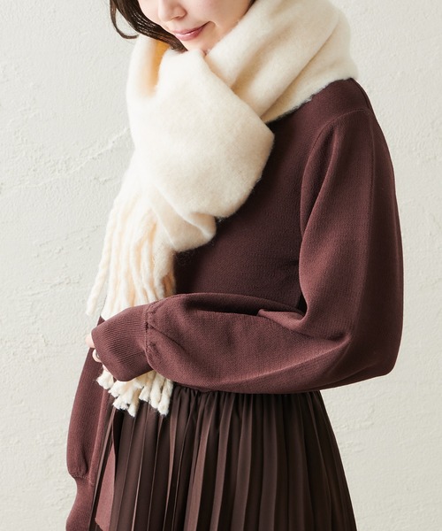 natural couture(ナチュラルクチュール)の「【WEB限定】ボリュームフリンジマフラー(ストール/ショール・レディース・モカ/グレイッシュベージュ/アイボリー/ブルー・FREE)」の2枚目の写真