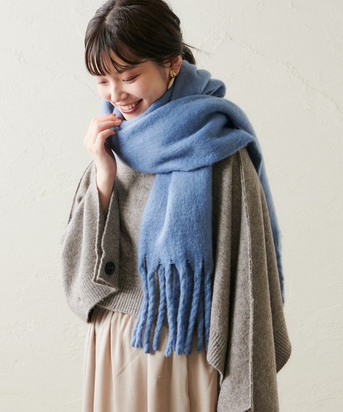 natural couture(ナチュラルクチュール)の「【WEB限定】ボリュームフリンジマフラー(ストール/ショール・レディース・モカ/グレイッシュベージュ/アイボリー/ブルー・FREE)」の8枚目の写真