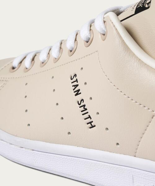adidas Originals(アディダスオリジナルス)の「【別注】 <adidas Originals(アディダス オリジナルス)> STAN SMITH/スタンスミス(スニーカー・メンズ・ベージュ・25cm/25.5cm/26cm/26.5cm/27cm/27.5cm/28cm/28.5cm/29cm)」の10枚目の写真