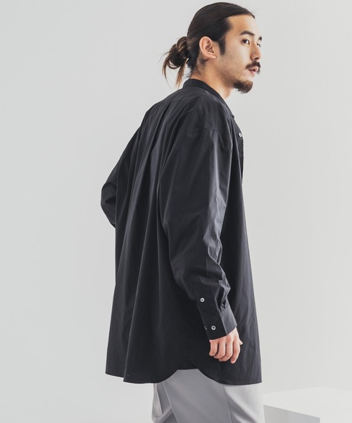 Audience（オーディエンス）の「【撥水・撥油 】オーバーサイズ クロス ストレッチ タイプライター バンドカラー 長袖 ボクシーシャツ（シャツ/ブラウス・メンズ・ブラック/オフホワイト・M/L）」の9枚目の写真