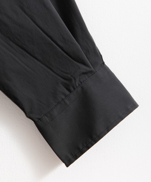 Audience（オーディエンス）の「【撥水・撥油 】オーバーサイズ クロス ストレッチ タイプライター バンドカラー 長袖 ボクシーシャツ（シャツ/ブラウス・メンズ・ブラック/オフホワイト・M/L）」の20枚目の写真