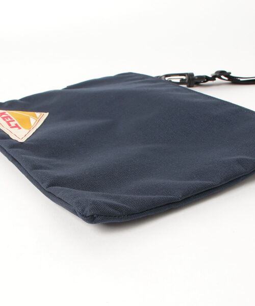 KELTY(ケルティ)の「【KELTY/ケルティ】 ナイロン サコッシュ ワンポイント コーデュラナイロン/ フラットポーチ/ ショルダーバッグ/ BAG(ショルダーバッグ・メンズ・ブラック/ネイビー・FREE)」の4枚目の写真