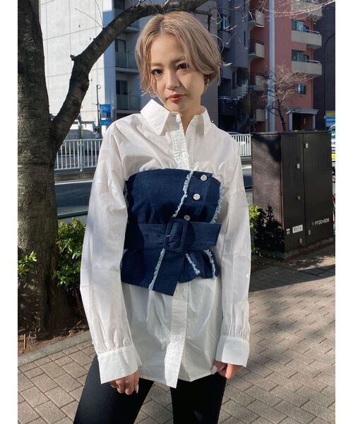 EMODA（エモダ）の「フリンジビスチェシャツ（シャツ/ブラウス・レディース・インディゴブルー/ベージュ/ブラック・FREE）」の6枚目の写真