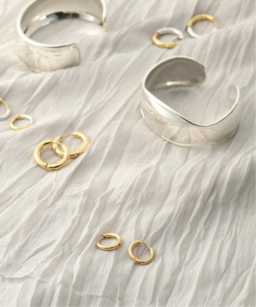 VERMEIL par iena(ヴェルメイユパーイエナ)の「【LAVER/ラバー】別注 ピアス SMALL(ゴールド)(ピアス(両耳用)・レディース・ゴールド・FREE)」の2枚目の写真