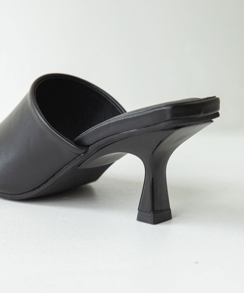 rectangle（レクタングル）の「スクエアトゥヒールサンダル（サンダル・レディース・ブラック/イエロー/グリーン/アイボリー・SMALL/MEDIUM/LARGE）」の6枚目の写真