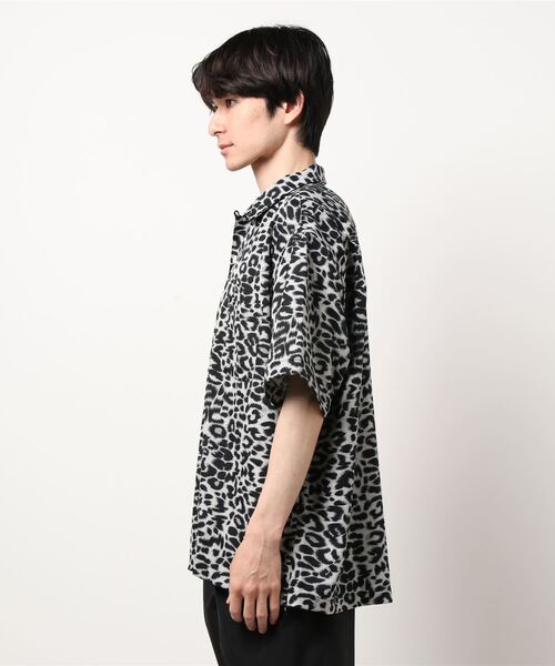 CONVERSE STARS（コンバーススターズ）の「レオパードオープンカラーシャツ（シャツ/ブラウス・メンズ・オレンジ/ブラック・MEDIUM/LARGE）」の6枚目の写真