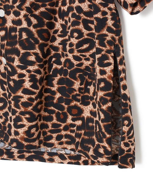 CONVERSE STARS（コンバーススターズ）の「レオパードオープンカラーシャツ（シャツ/ブラウス・メンズ・オレンジ/ブラック・MEDIUM/LARGE）」の8枚目の写真