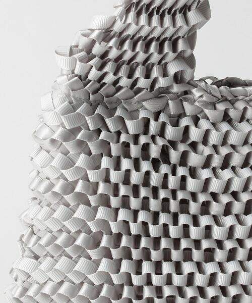 BEAUTY&YOUTH UNITED ARROWS（ビューティーアンドユースユナイテッドアローズ）の「BY リボンテープトライアングルバッグ ◆（ハンドバッグ・レディース・ライトグレー/ケリー・FREE）」の5枚目の写真