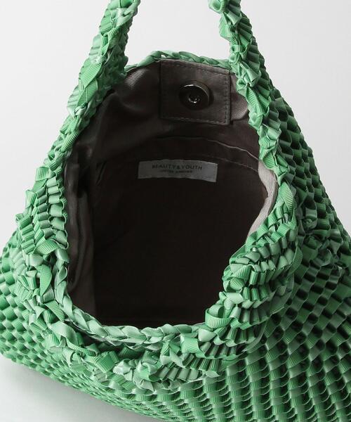 BEAUTY&YOUTH UNITED ARROWS（ビューティーアンドユースユナイテッドアローズ）の「BY リボンテープトライアングルバッグ ◆（ハンドバッグ・レディース・ライトグレー/ケリー・FREE）」の10枚目の写真