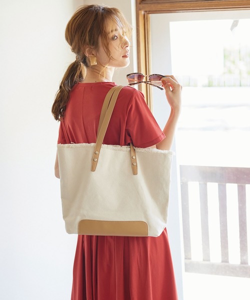 KOBE LETTUCE（コウベレタス）の「フリンジキャンバストートバッグ（トートバッグ・レディース・ブルー系その他/ブラック/ベージュ・FREE）」の8枚目の写真