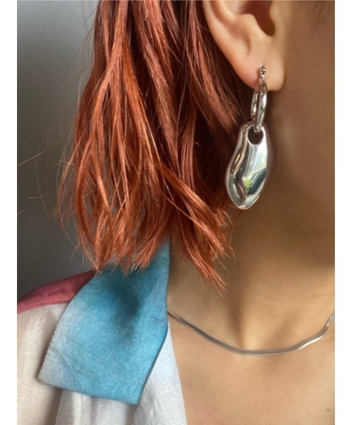 SLY（スライ）の「ASYMMETRY CHARM P/EARRING（ピアス（両耳用）・レディース・ゴールド/シルバー・FREE）」の9枚目の写真