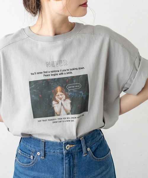 PUAL CE CIN(ピュアルセシン)の「フォトプリントショート丈ショートスリーブTシャツ(Tシャツ/カットソー・レディース・ホワイト系1/ホワイト系2/ライトグレー/ベージュ・FREE)」の3枚目の写真