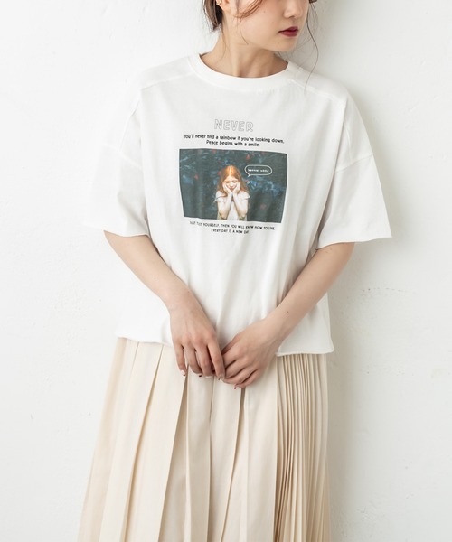 PUAL CE CIN(ピュアルセシン)の「フォトプリントショート丈ショートスリーブTシャツ(Tシャツ/カットソー・レディース・ホワイト系1/ホワイト系2/ライトグレー/ベージュ・FREE)」の5枚目の写真