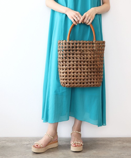 DRESSLAVE（ドレスレイブ）の「FARROW / carrie micro bag(格子編みかごトートバッグ)（かごバッグ・レディース・ベージュ・FREE）」の3枚目の写真