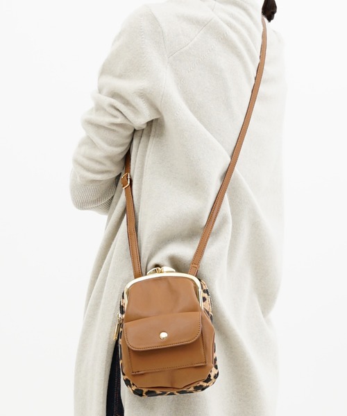 SAC（サック）の「がま口型異素材使いショルダーバッグ  Happy&Sac（ショルダーバッグ・レディース・ブラック/ダークベージュ/イエロー/ブラウン・FREE）」の10枚目の写真