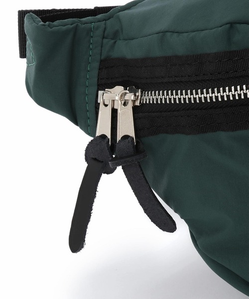 CONVERSE（コンバース）の「CONVERSE　STANDARD NYLON  WAIST BAG（ボディバッグ/ウエストポーチ・レディース・ブラック/ベージュ/ブラウン/グリーン・FREE）」の8枚目の写真