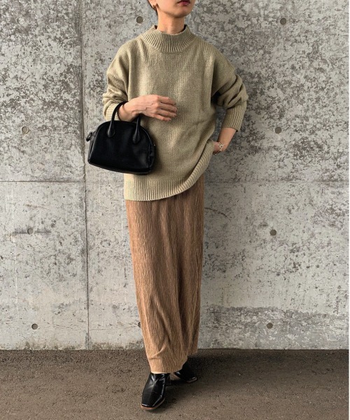 feepur（フェピュール）の「《ウォッシャブル》バックステッチモックネックニット（ニット/セーター・レディース・ブルー/ベージュ/オフホワイト/ブラック・MEDIUM）」の20枚目の写真