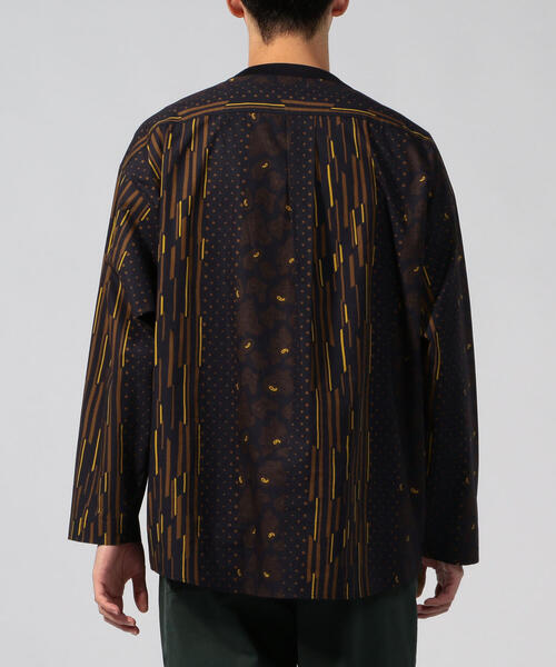 TOMORROWLAND （トゥモローランド）の「スウィッチング　ペイズリーロングスリーブTシャツ（Tシャツ/カットソー・メンズ・ブルー系その他4/ホワイト系その他・S/M/XS）」の8枚目の写真