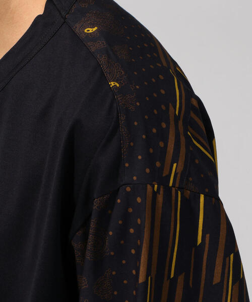 TOMORROWLAND （トゥモローランド）の「スウィッチング　ペイズリーロングスリーブTシャツ（Tシャツ/カットソー・メンズ・ブルー系その他4/ホワイト系その他・S/M/XS）」の9枚目の写真