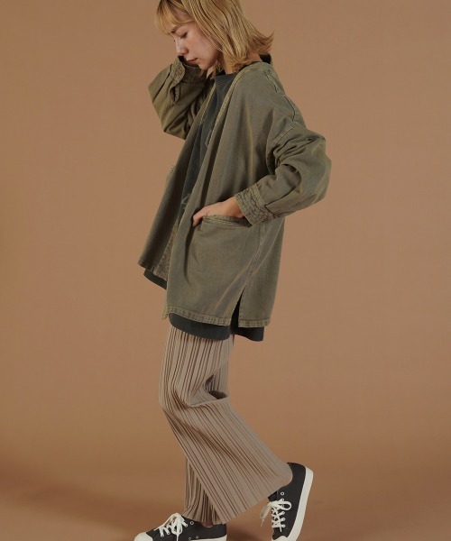 LUPILIEN(ルピリアン)の「ツイルピグメント加工カーディガン(カーディガン/ボレロ・レディース・チャコールグレー/カーキ/ミント・2/1)」の10枚目の写真