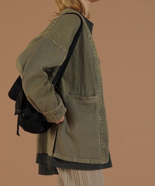LUPILIEN(ルピリアン)の「ツイルピグメント加工カーディガン(カーディガン/ボレロ・レディース・チャコールグレー/カーキ/ミント・2/1)」の4枚目の写真
