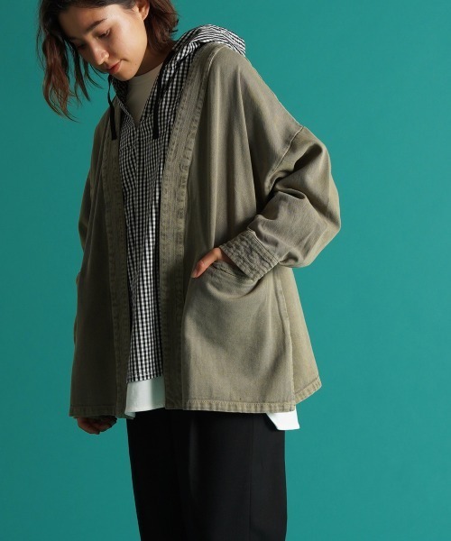 LUPILIEN(ルピリアン)の「ツイルピグメント加工カーディガン(カーディガン/ボレロ・レディース・チャコールグレー/カーキ/ミント・2/1)」の9枚目の写真