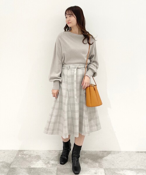 index(インデックス)の「◆【エマール検証済み】イタリア糸カフスボタンニット【WEB限定カラー・サイズ】(ニット/セーター・レディース・ライトグレー/ブラック/ブラウン系その他/ベビーピンク/グレー系4/ブルー・40/38/36/42)」の8枚目の写真