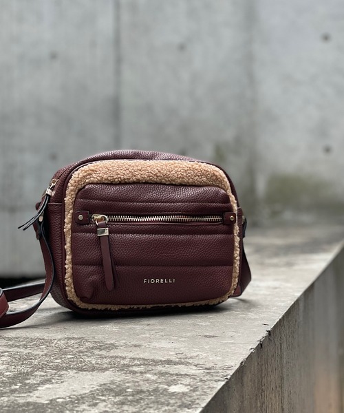 FIORELLI(フィオレッリ)の「【FIORELLI(フィオレッリ)】ボアショルダー(ショルダーバッグ・レディース・ブラック/ブラウン・FREE)」の1枚目の写真