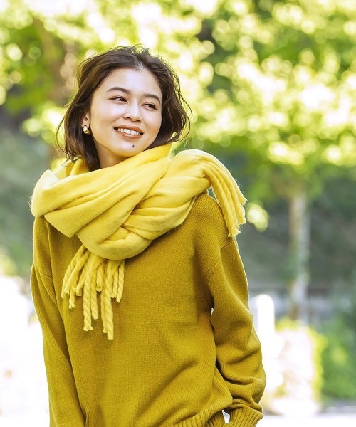 studio CLIP（スタディオクリップ）の「太フリンジストール（ストール/ショール・レディース・パープル/イエロー/グリーン/オフホワイト・FREE）」の4枚目の写真