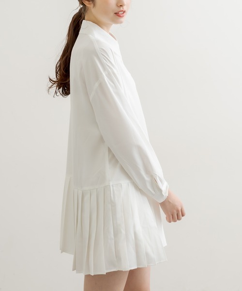 OLIVE des OLIVE(オリーブデオリーブ)の「プリーツチュニック(シャツ/ブラウス・レディース・オフホワイト/ブラック/スミクロ・FREE)」の15枚目の写真