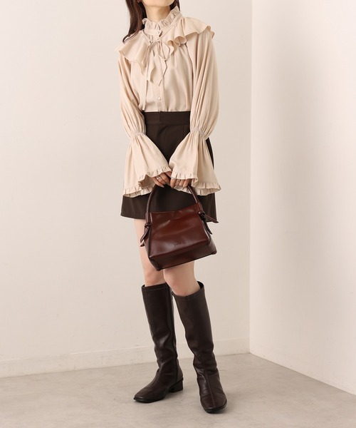 one after another NICE CLAUP(ワンアフターアナザーナイスクラップ)の「<着脱可能!>プチハイネックフリル衿ブラウス(シャツ/ブラウス・レディース・ブラック/ベージュ/オフホワイト・FREE)」の4枚目の写真