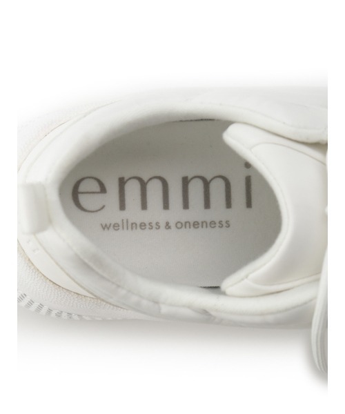 emmi（エミ）の「【emmi original】デザインステッチスニーカー（スニーカー・レディース・ホワイト・22.5cm/23cm/23.5cm/24cm/24.5cm/25cm）」の21枚目の写真