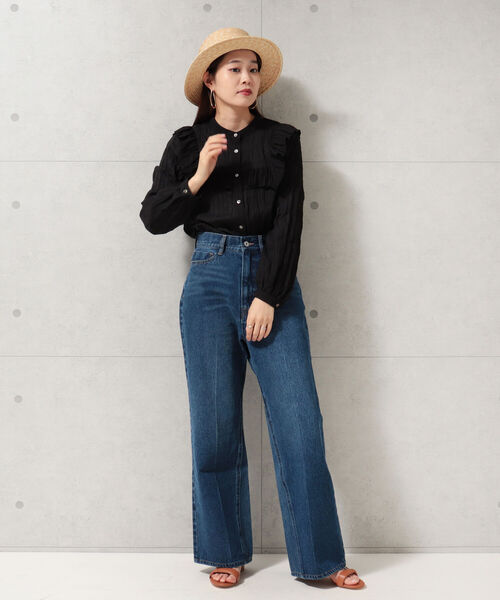 fredy repit(フレディレピ)の「センタープレス ストレートデニムパンツ(デニムパンツ・レディース・ライトブルー/ネイビー・38/36)」の16枚目の写真