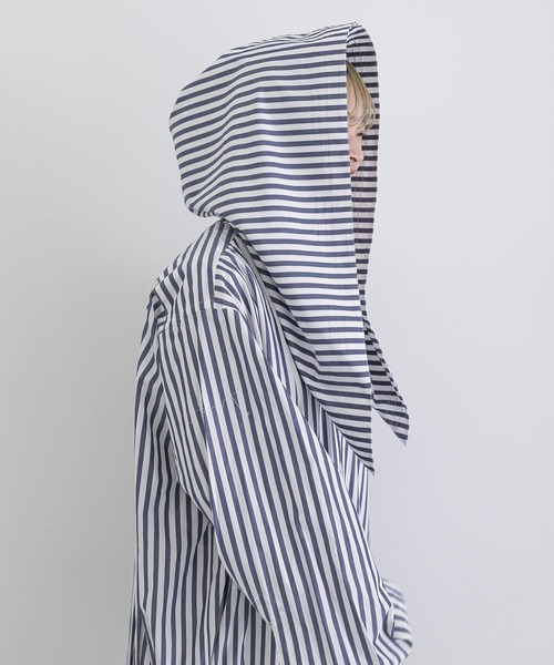 URBAN RESEARCH(アーバンリサーチ)の「iI big collar onepiece(ワンピース・レディース・ブルー/ボルドー・ONE)」の16枚目の写真