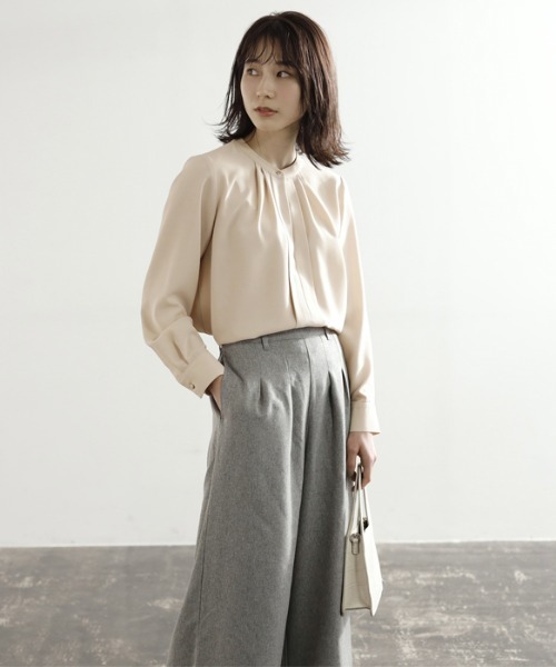 GeeRA(ジーラ)の「フロントタック2WAYブラウス(シャツ/ブラウス・レディース・ベージュ/オフホワイト/ブラック/ラベンダー/ブルー・MEDIUM/LARGE)」の19枚目の写真