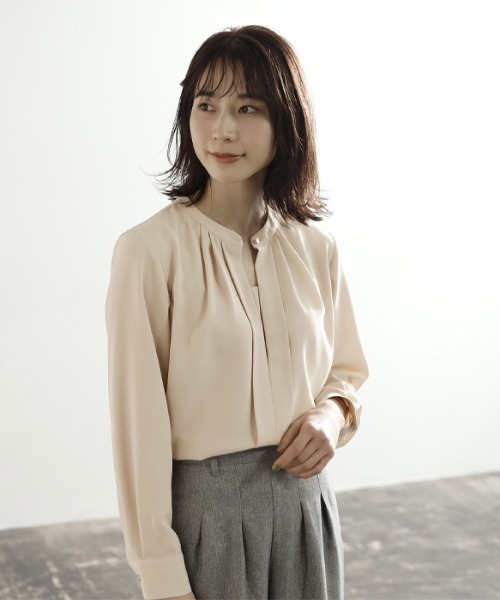 GeeRA(ジーラ)の「フロントタック2WAYブラウス(シャツ/ブラウス・レディース・ベージュ/オフホワイト/ブラック/ラベンダー/ブルー・MEDIUM/LARGE)」の8枚目の写真