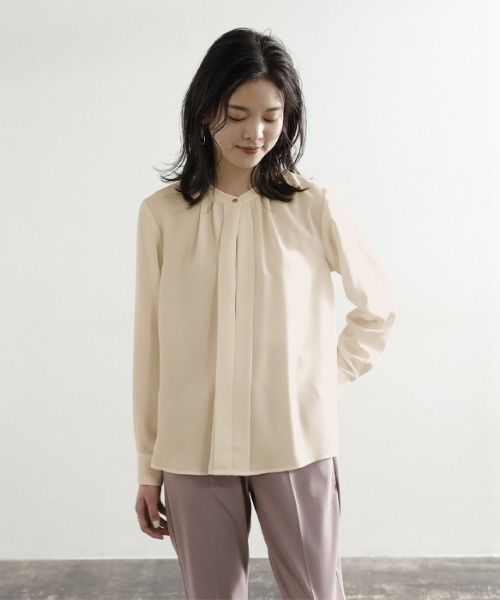 GeeRA(ジーラ)の「フロントタック2WAYブラウス(シャツ/ブラウス・レディース・ベージュ/オフホワイト/ブラック/ラベンダー/ブルー・MEDIUM/LARGE)」の17枚目の写真