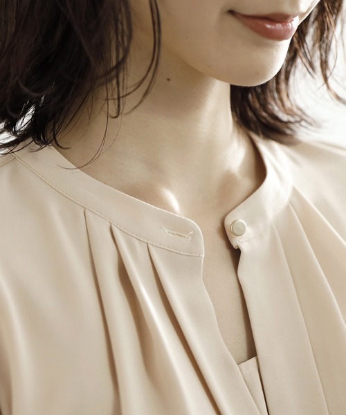 GeeRA(ジーラ)の「フロントタック2WAYブラウス(シャツ/ブラウス・レディース・ベージュ/オフホワイト/ブラック/ラベンダー/ブルー・MEDIUM/LARGE)」の22枚目の写真