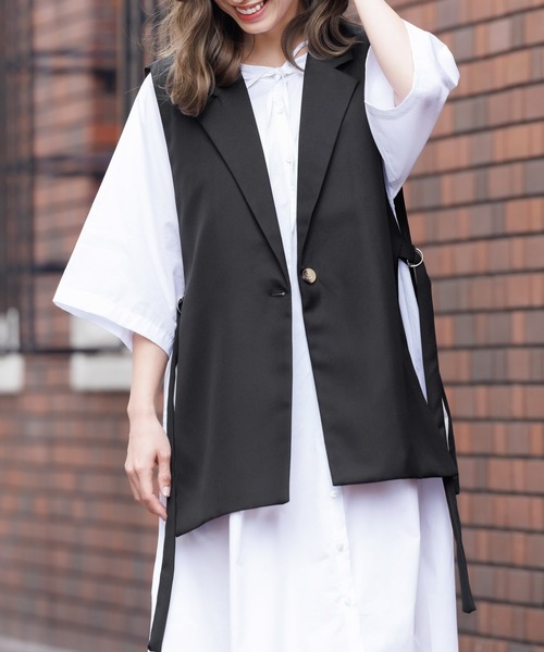 mili an deni(ミリアンデニ)の「オープンサイドトレンチベスト(トレンチコート・レディース・ライトグレー/アッシュグレー/ブラック/ベージュ/カーキ・M)」の6枚目の写真